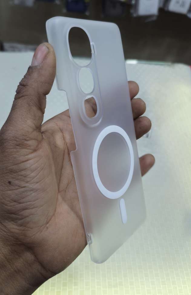 MR BROTHERS Vivo Y400 Pro Magnetic Back Cover - Image 5