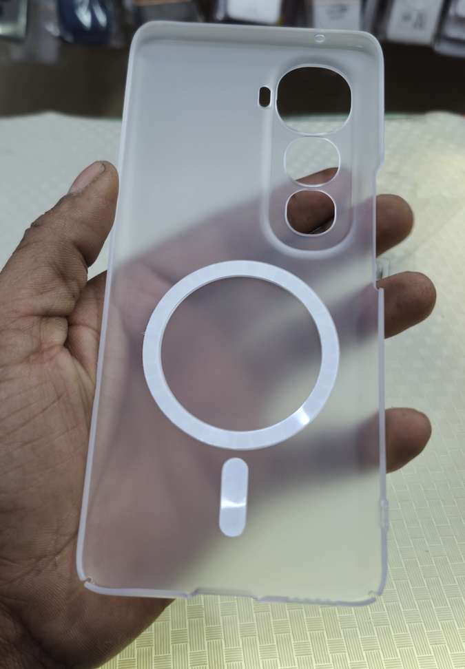 MR BROTHERS Vivo Y400 Pro Magnetic Back Cover - Image 6