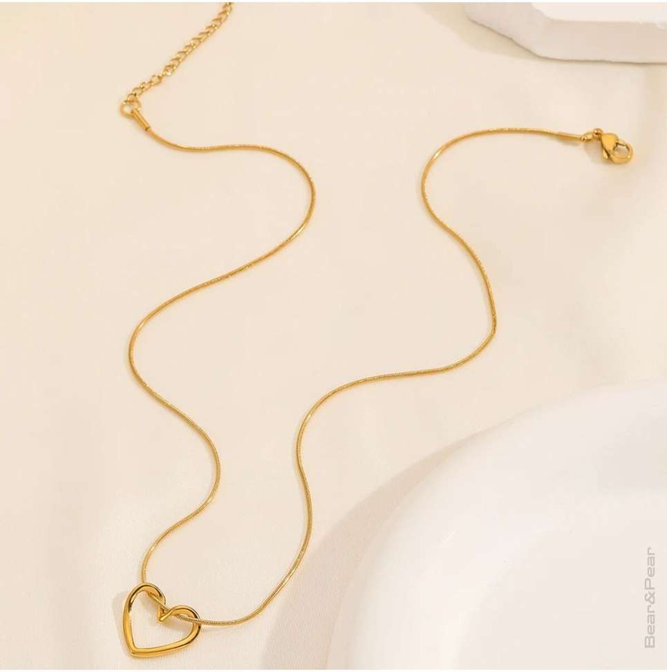 Shopsy Anti-Tarnish Gold Plated Heart Pendant - Image 4