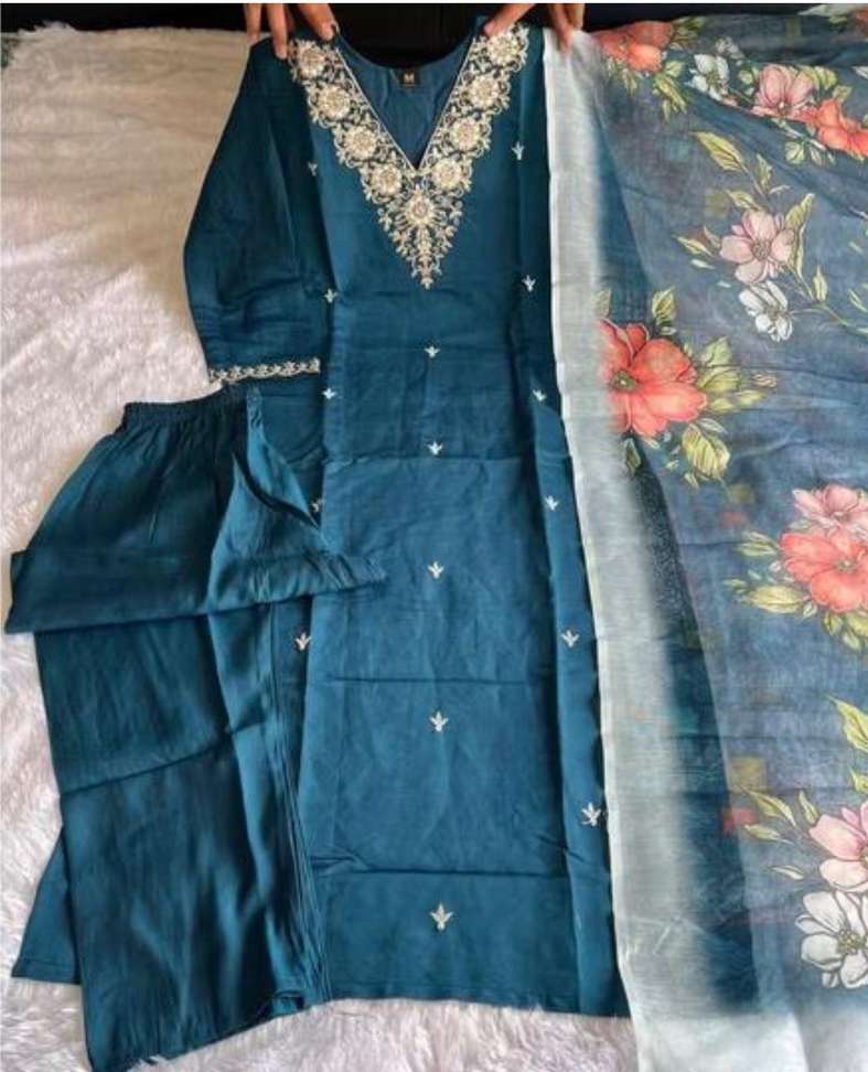 chandan fg Solid Anarkali Kurta, Bottom & Dupatta Set - Image 5