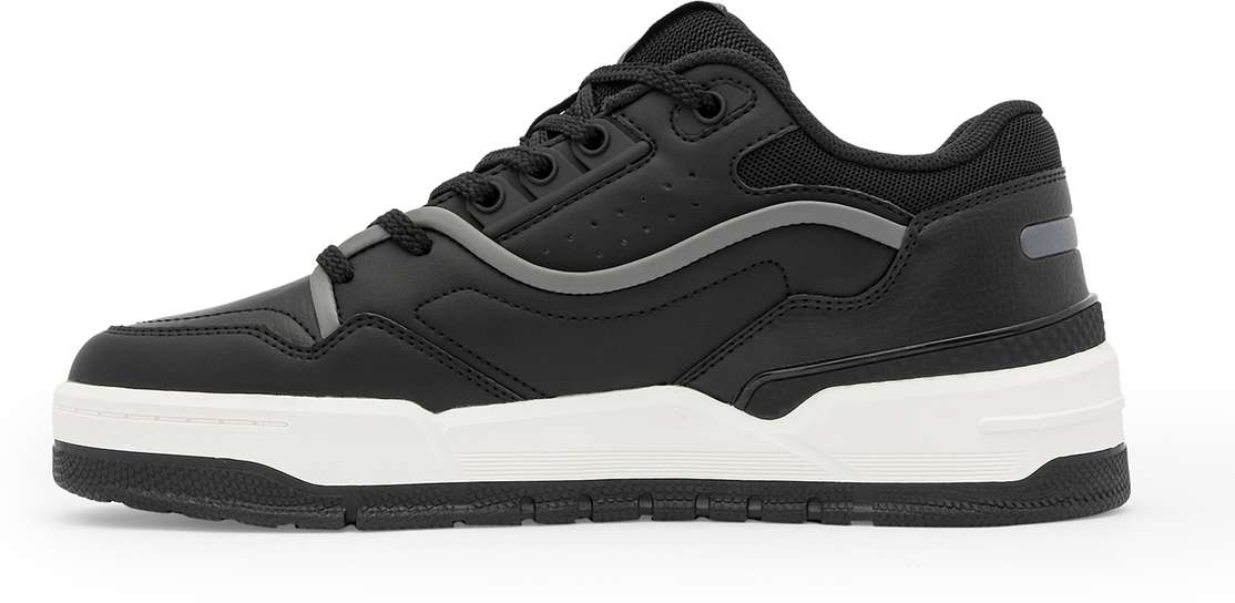 Shopsy RED TAPE Low Cut Sneaker for Men in Black - Image 4