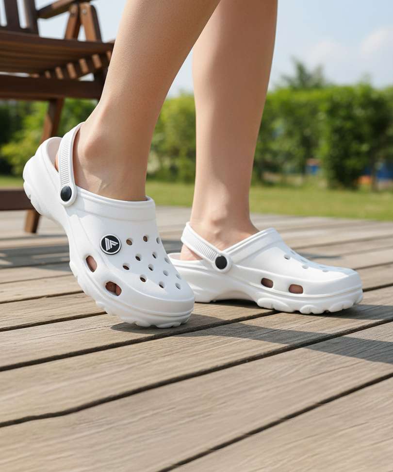 Evoknit Men White Clogs