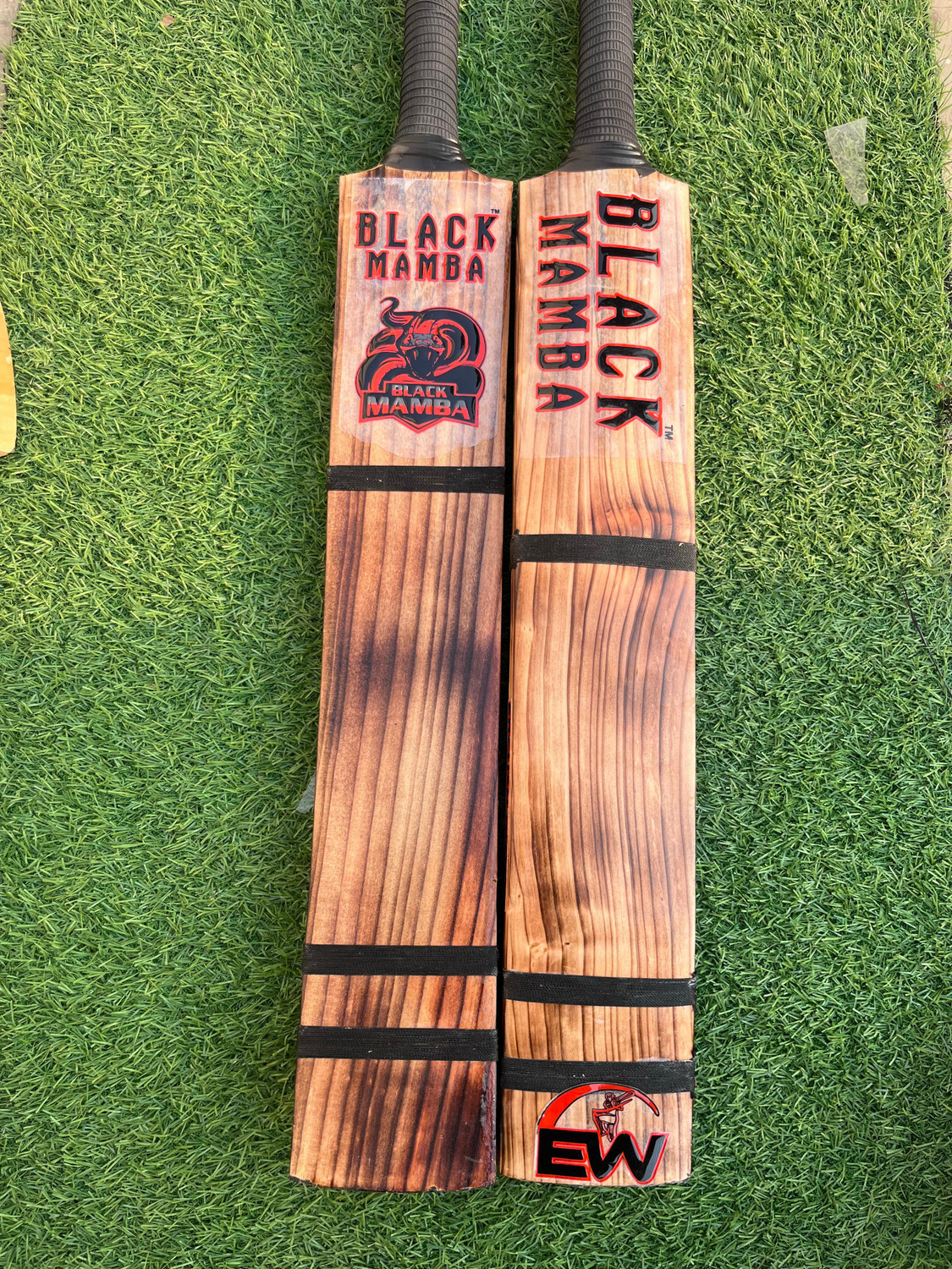 EWSPORTS BURN BLACK Kashmir Willow Cricket Bat (1 kg, 15+ Yrs) - Image 1