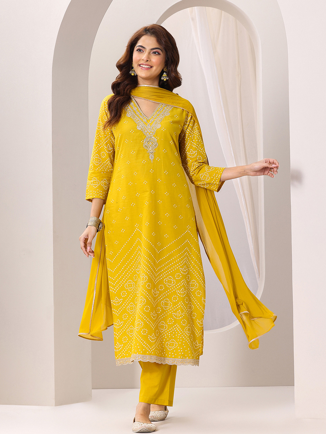 LIBAS Women Cotton Blend Kurta Pant Dupatta Set - Image 1