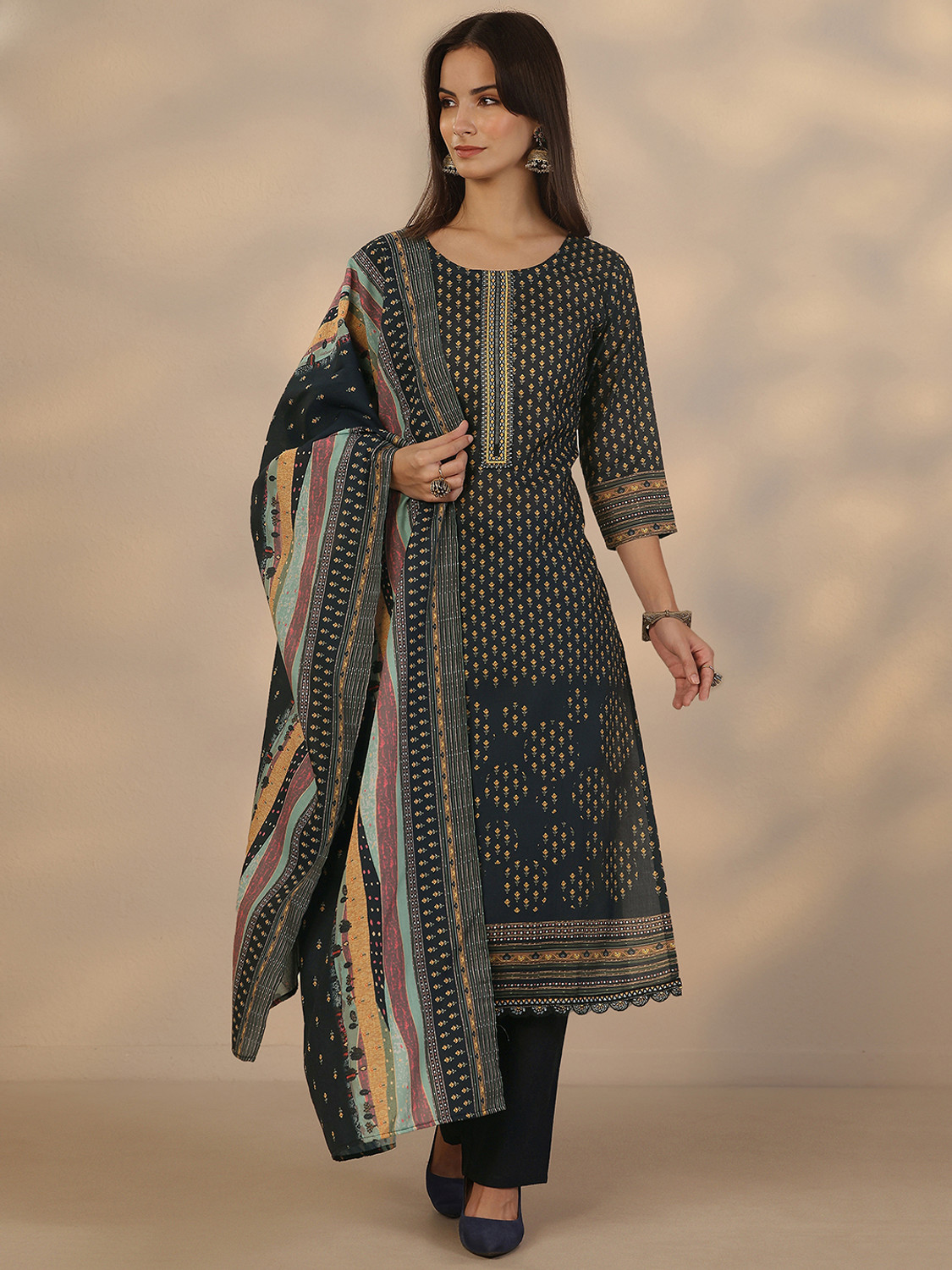 LIBAS Women Cotton Blend Kurta Pant Dupatta Set - Image 1