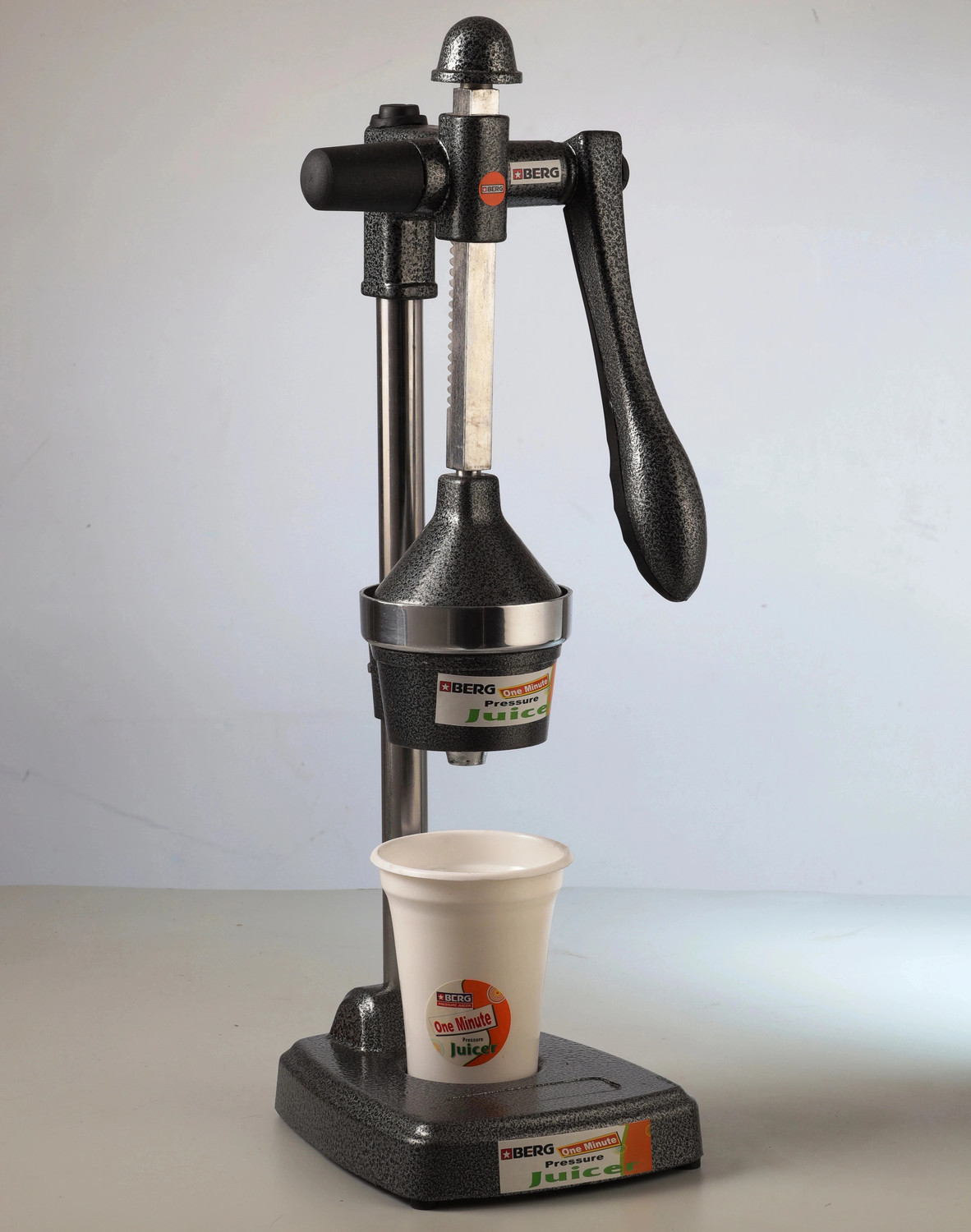 BERG Aluminium Fruits Juicer Hand Juicer (Black, Silver) - Image 1