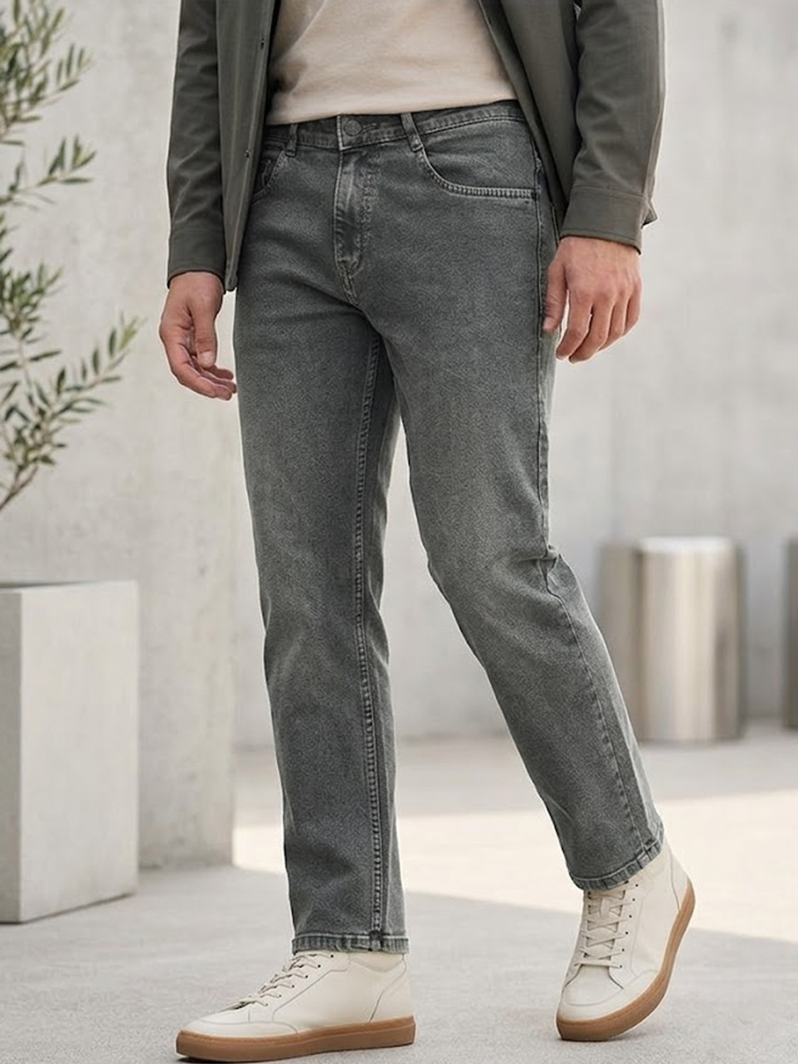 Urbano Fashion Men Regular Mid Rise Grey Jeans - Image 1