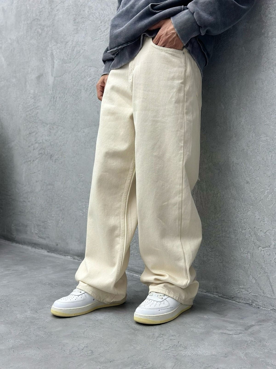 Naaztraders Men Relaxed Fit High Rise Beige Jeans - Image 1