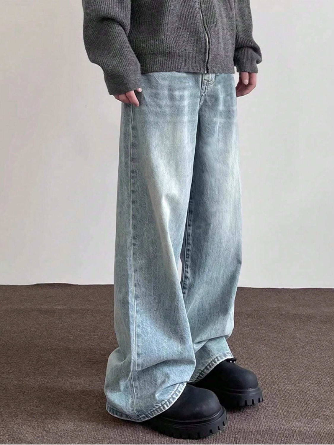 Leriya Fashion Men Loose Fit High Rise Light Blue Jeans - Image 1