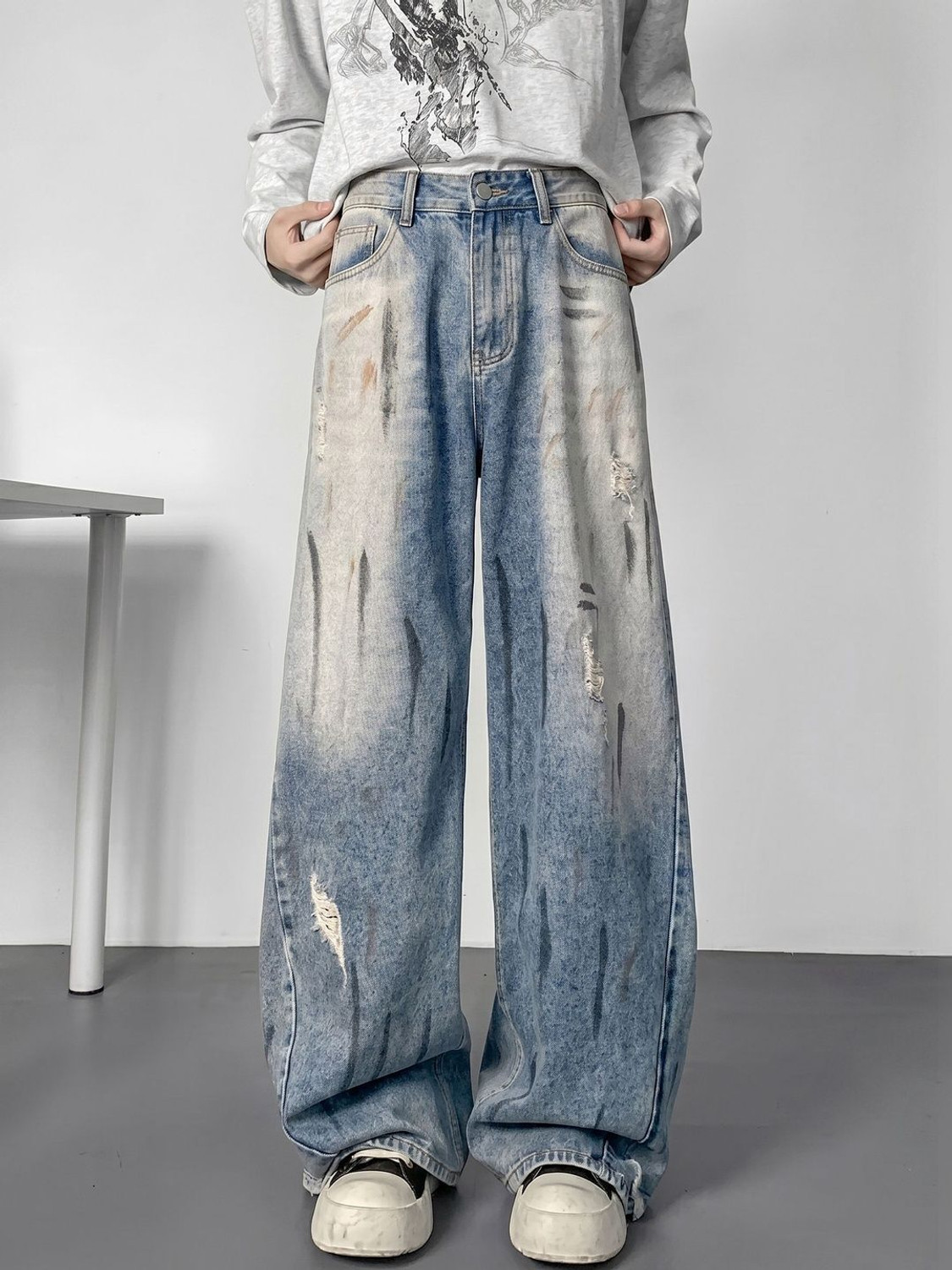 Suo Men Straight Fit Mid Rise Blue Jeans - Image 1