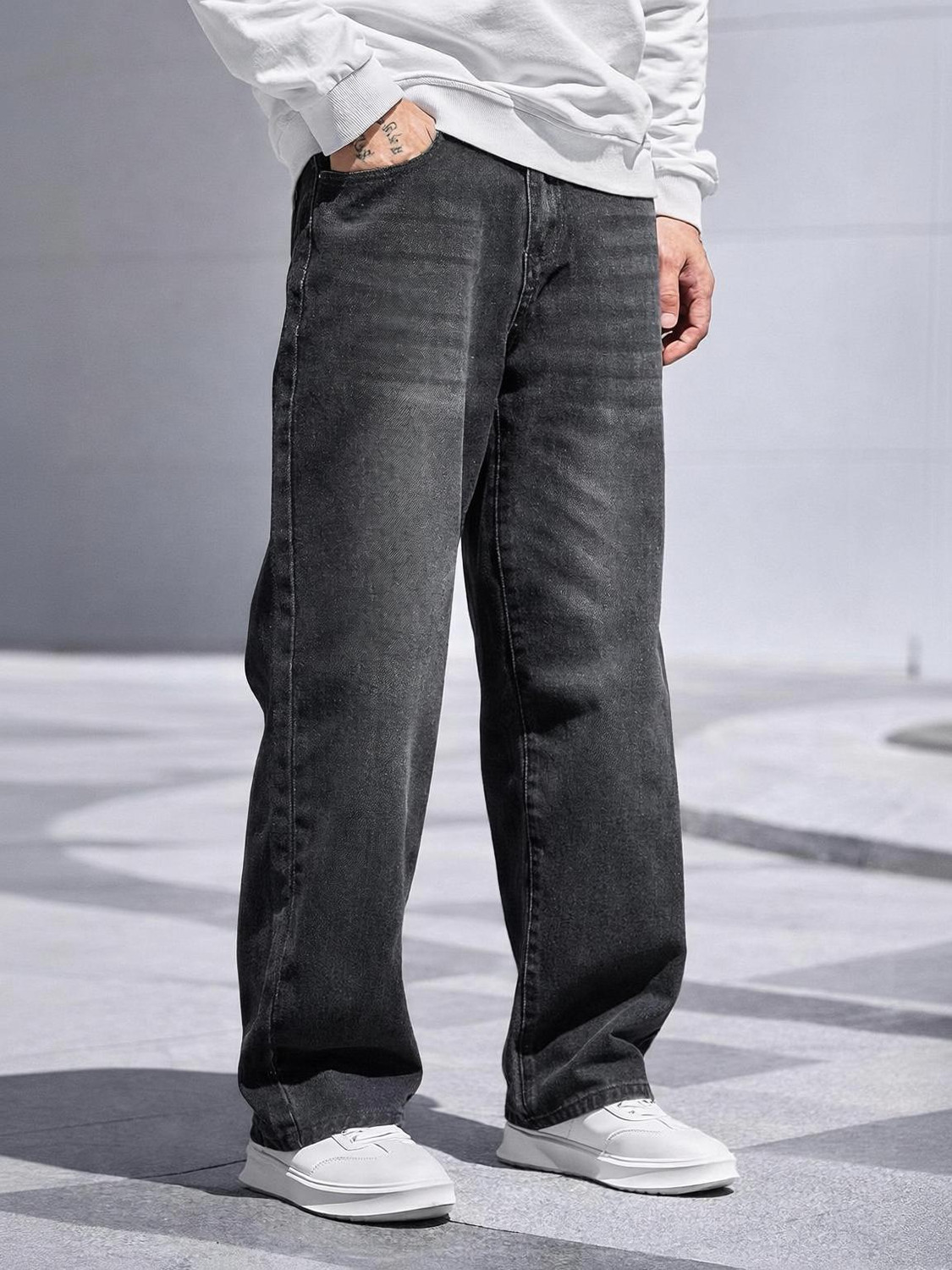 ZARUME Men Loose Fit Mid Rise Grey Jeans - Image 1