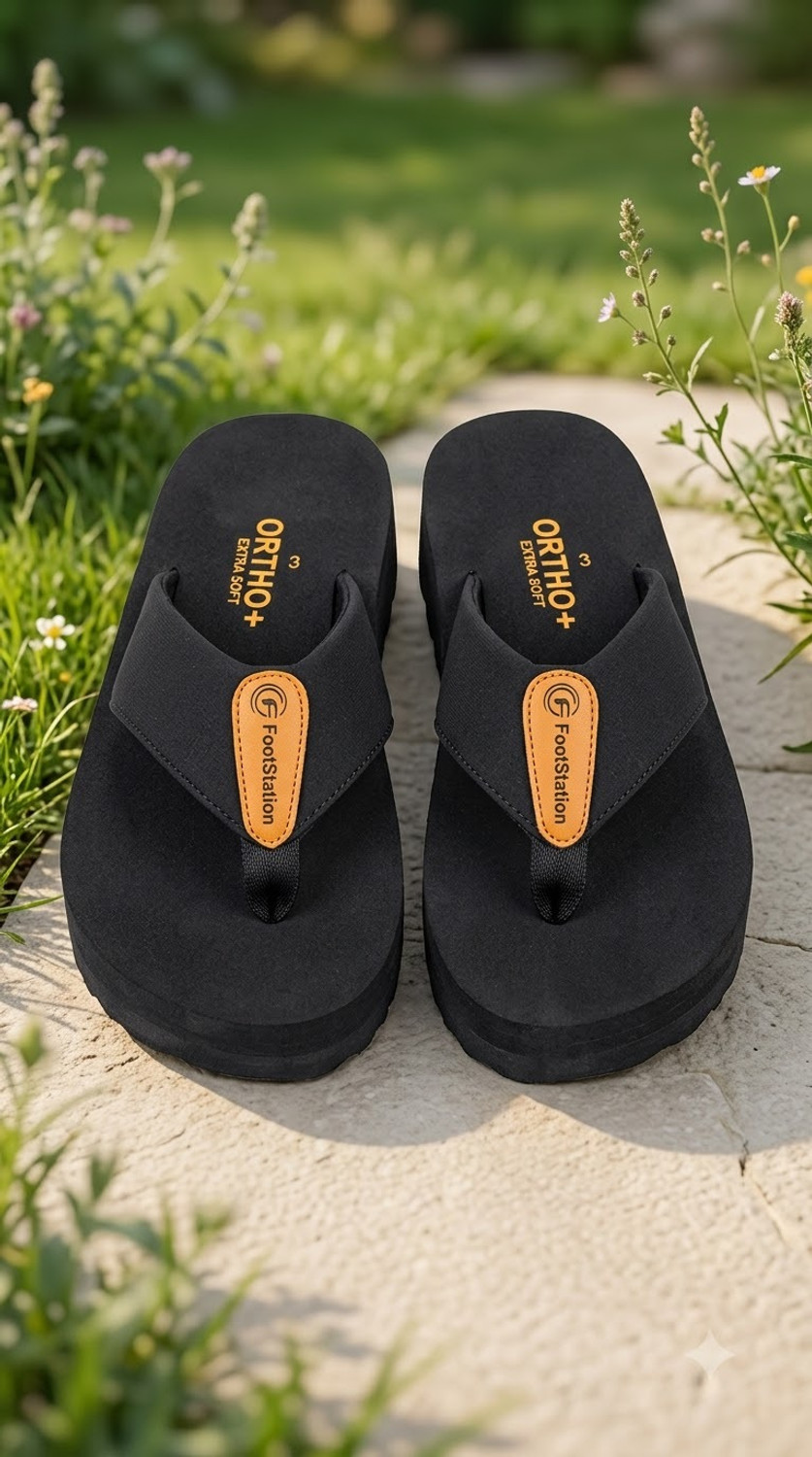 FootStation Boys Slip On Slipper Flip Flop (Black, 6.5-7 Years) - Image 1