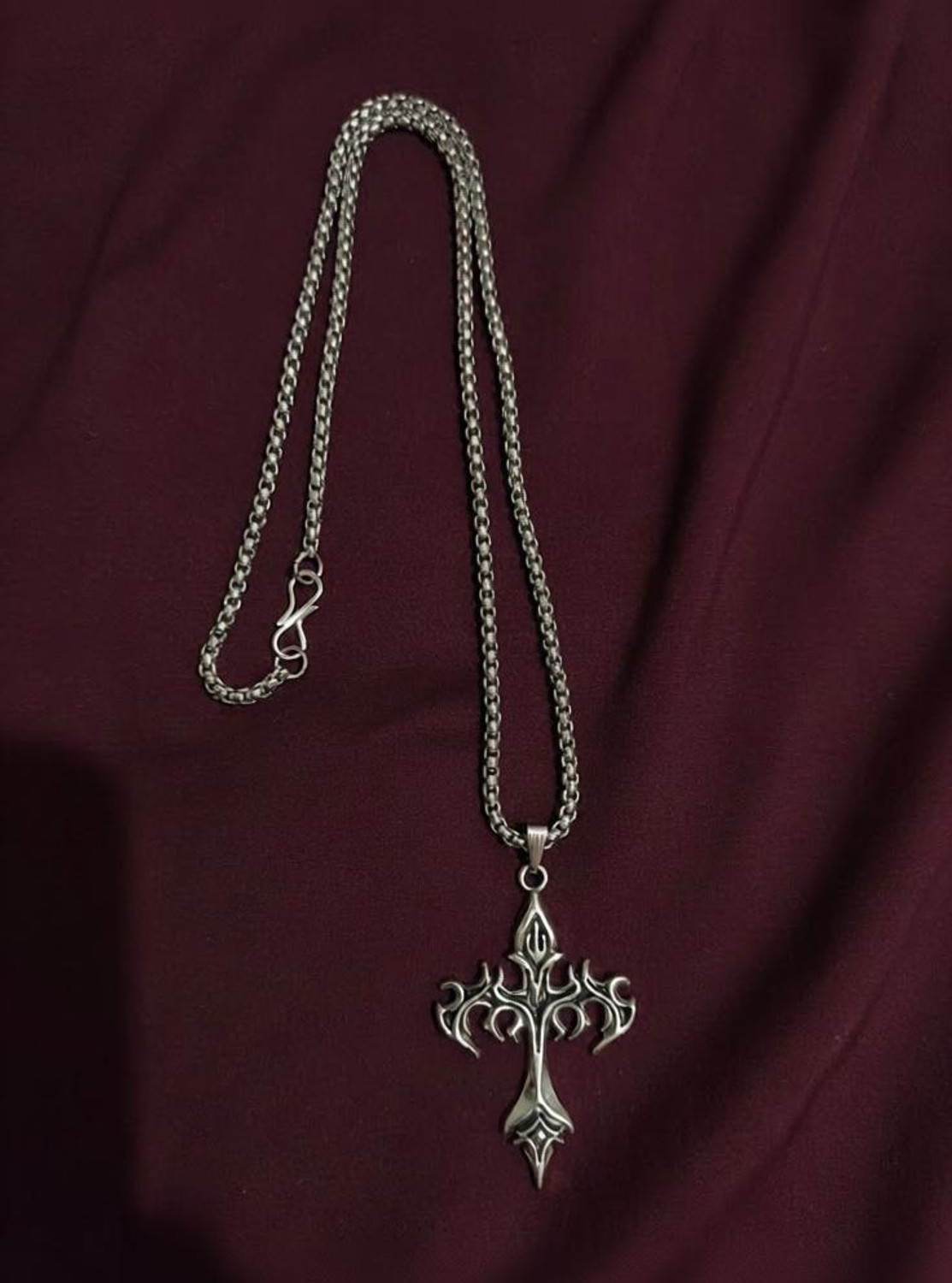 AJPAYONRA Dragon Cross Necklace 24 inch Silver - Image 1