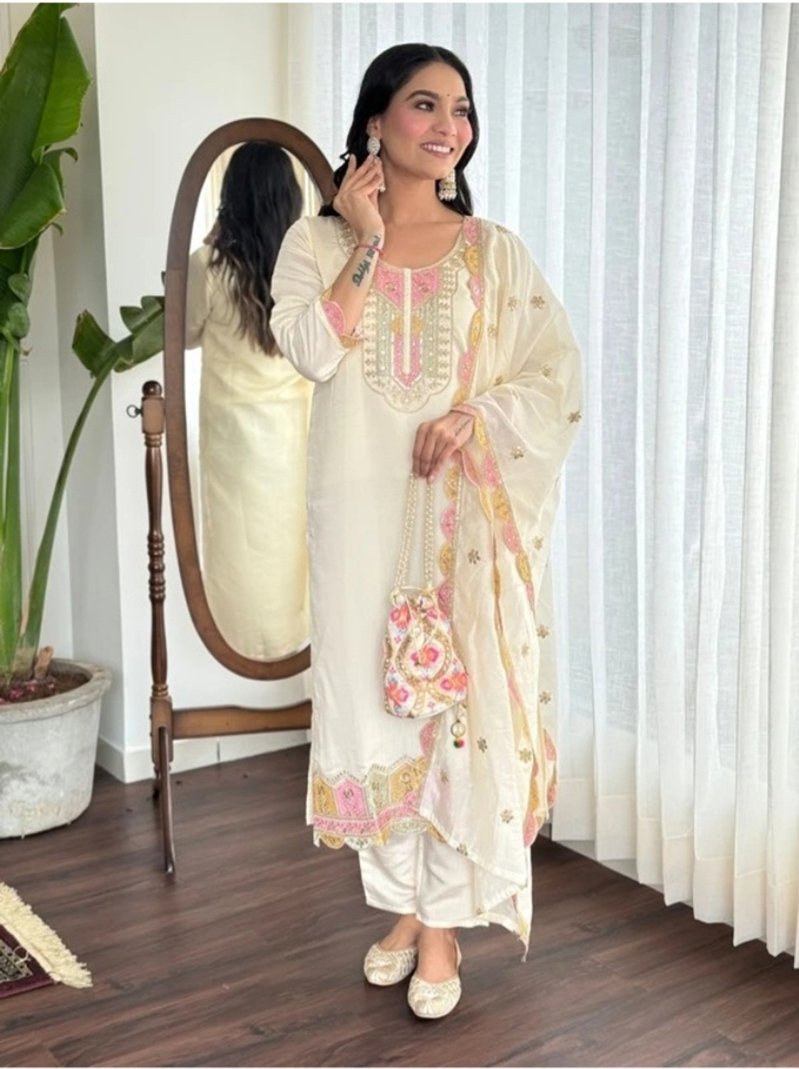 Strovonix Embroidered Kurta Set with Dupatta - Image 1