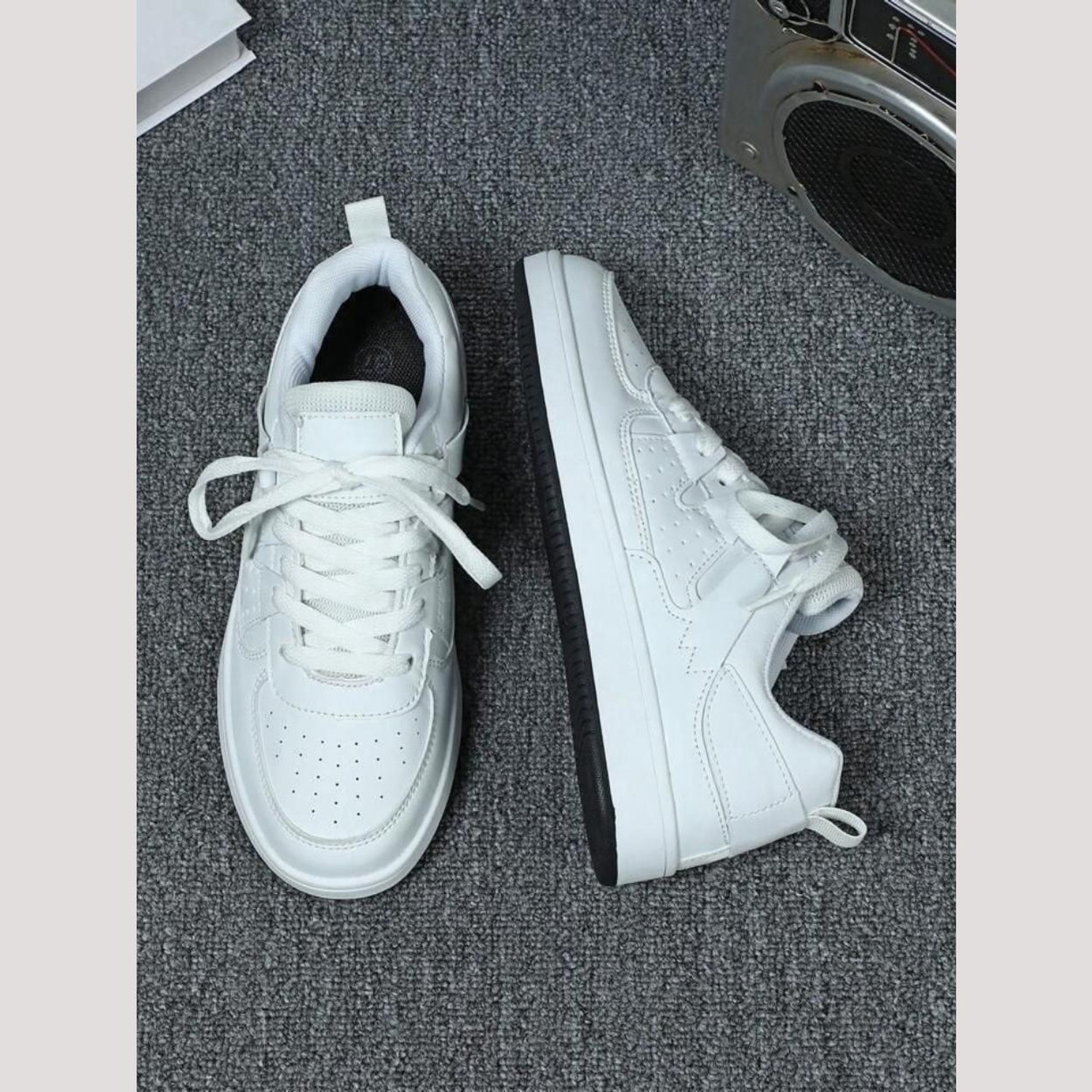 ZonTeX Men's Casual Shoes White Size 8 - Image 1
