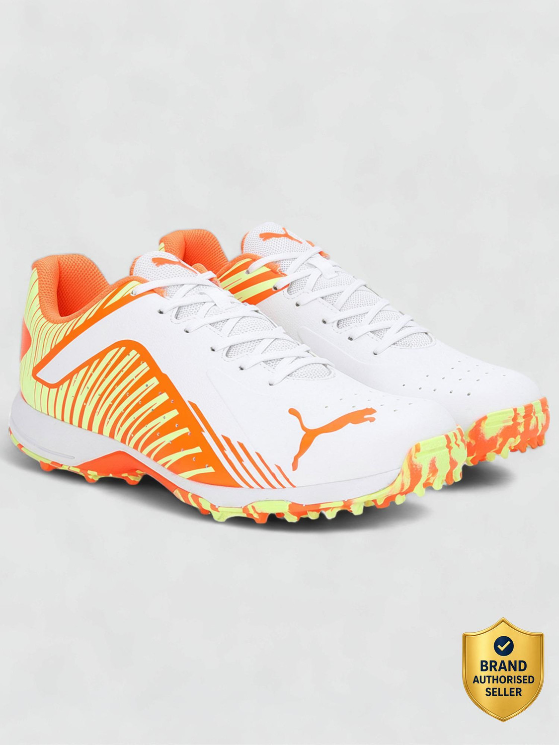 PUMA 22 FH Rubber Cricket Shoes For Men (White , 6) - Image 1