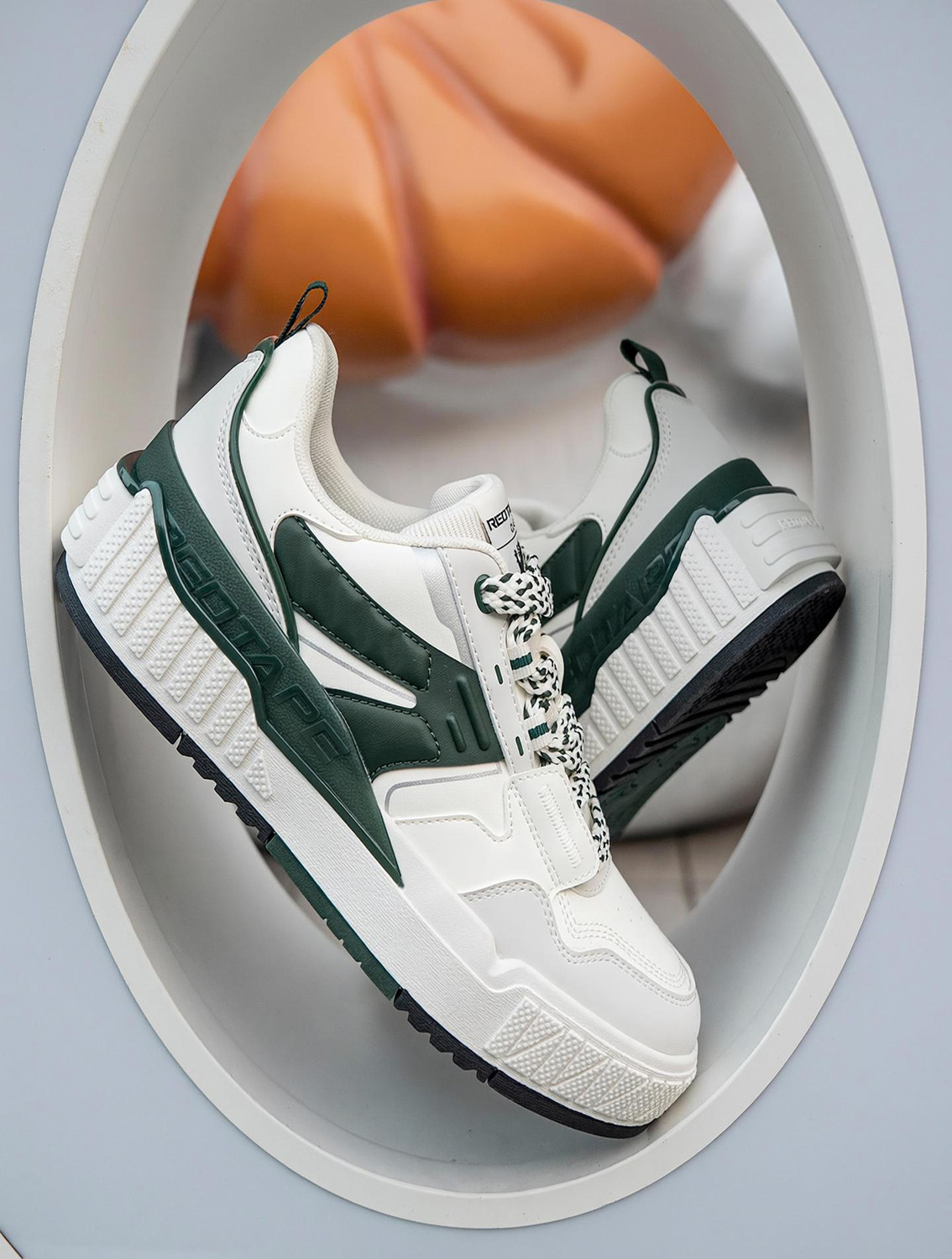 Red Tape Men's Sneakers White Green Size 8 - Image 1