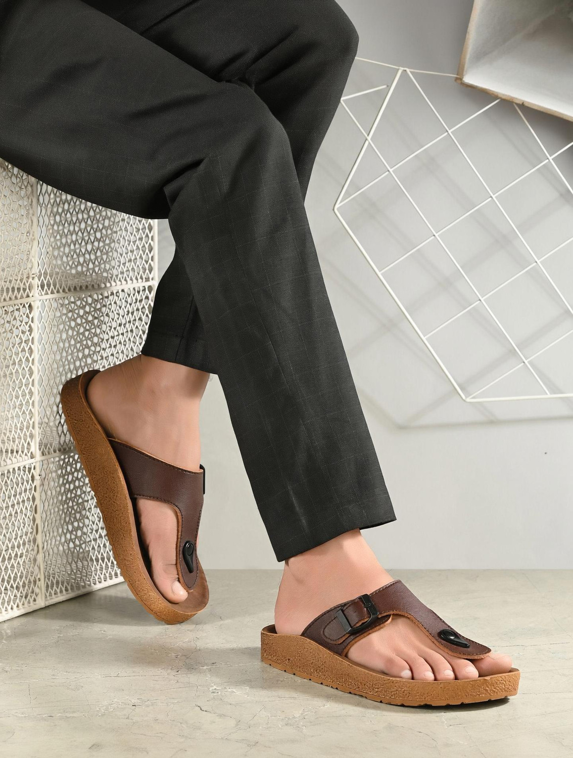 Doctor Health Super Soft Men's Slippers Brown Size 10 - Image 1