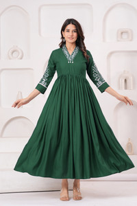 Vastragrah Embroidered Viscose Rayon Anarkali Kurta (Green) - Image 1