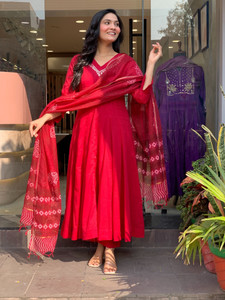 Gosriki Women Viscose Rayon Kurti Pant Dupatta Set - Image 1