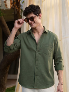Roadster Men Regular Fit Solid Spread Collar Casual Shirt - Image 1
