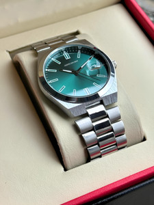 Americanviber AVM0036 Men's Analog Watch with Date Function - Image 1