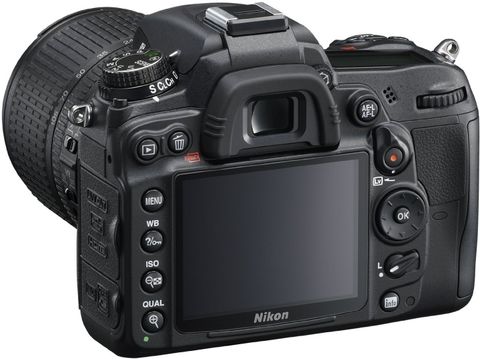 NIKON D7000 DSLR Camera (Body with AF-S DX NIKKOR 18-105 mm F/3.5