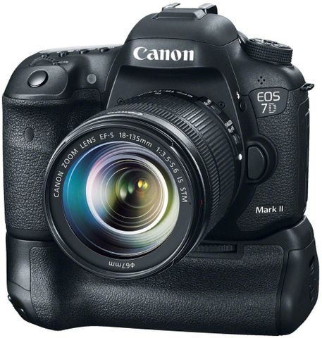 Canon EOS 7D Mark II DSLR Camera EF-S18-135mm IS USM Price in