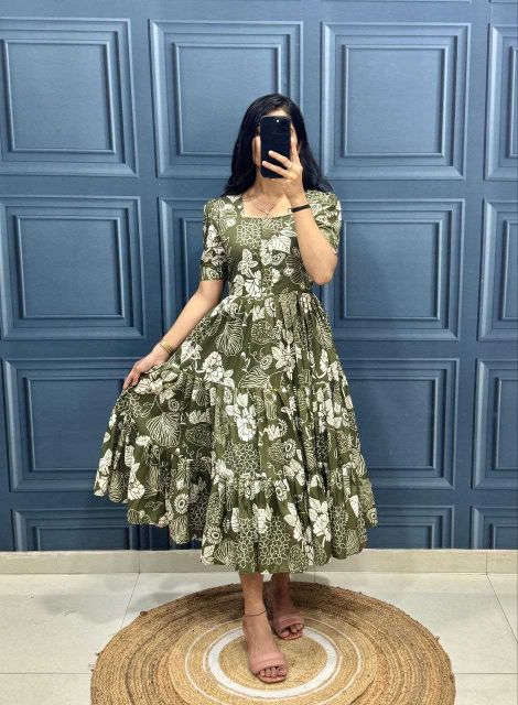 QVAZOR Women Fit and Flare Green Knee Length Dress - Buy QVAZOR Women Fit and Flare Green Knee Length Dress Online at Best Prices in India