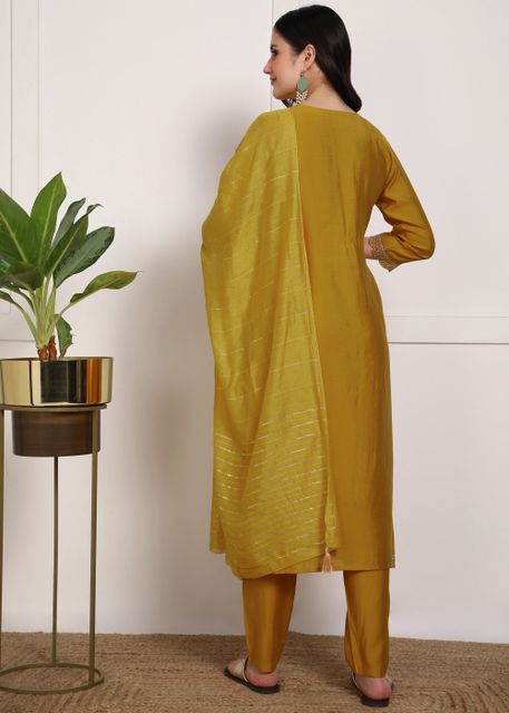 New Ethnic 4 You Women Pure Silk Kurti Pant Dupatta Set - Image 7