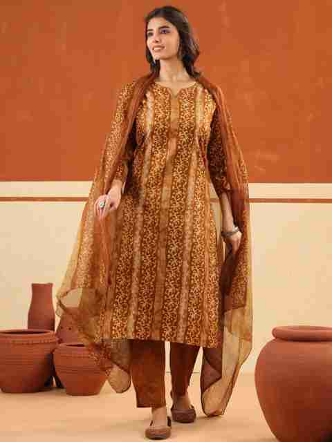 Larqi Women Pure Cotton Kurta Pant Dupatta Set - Image 5