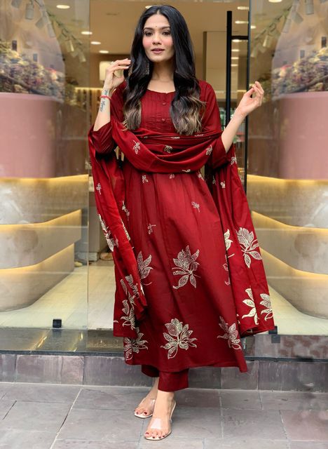 Divastri Women Viscose Rayon Kurta Pant Dupatta Set - Image 6