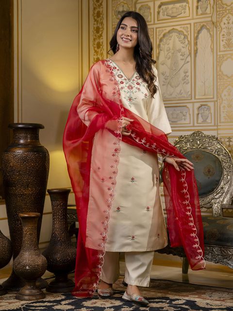 VredeVogel Women Silk Blend Kurta Pant Dupatta Set - Image 6