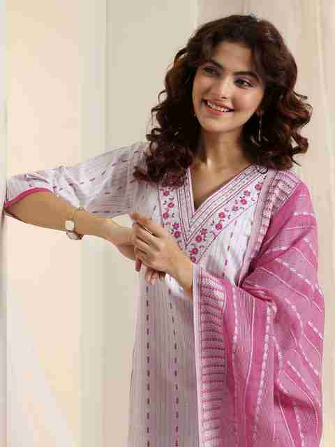LIBAS Women Cotton Blend Kurta Pant Dupatta Set - Image 5