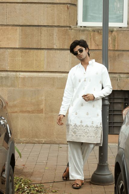 SHRIIMANT Men Muslin, Cotton Blend Kurta Pyjama Set - Image 6