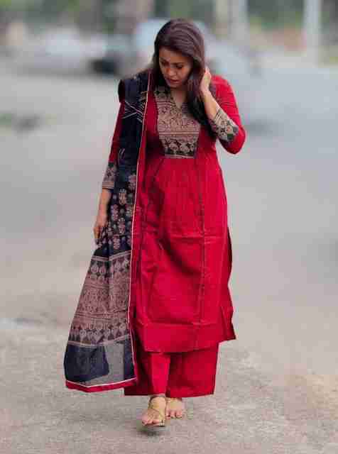 Gosriki Women Viscose Rayon Kurta Pant Dupatta Set - Image 2