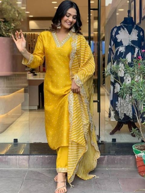 PILUDI HOUSE Embroidered Kurta, Salwar & Dupatta Set - Image 3