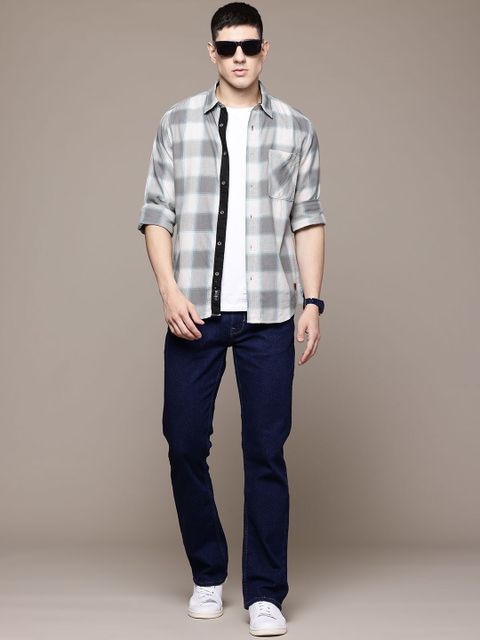 Roadster Men Relaxed Fit Checkered Casual Shirt - Image 8