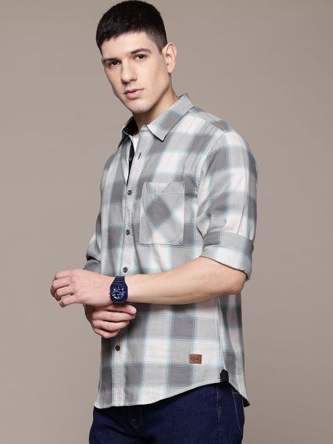 Roadster Men Relaxed Fit Checkered Casual Shirt - Image 7