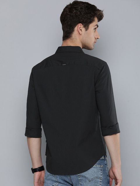 LEVI'S Men Regular Fit Solid Spread Collar Casual Shirt - Image 6
