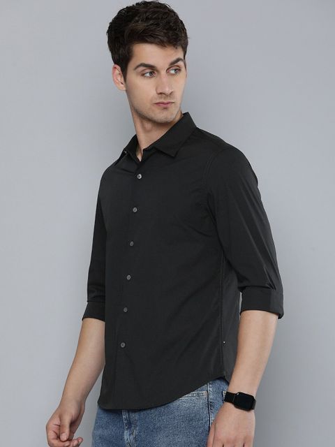 LEVI'S Men Regular Fit Solid Spread Collar Casual Shirt - Image 7