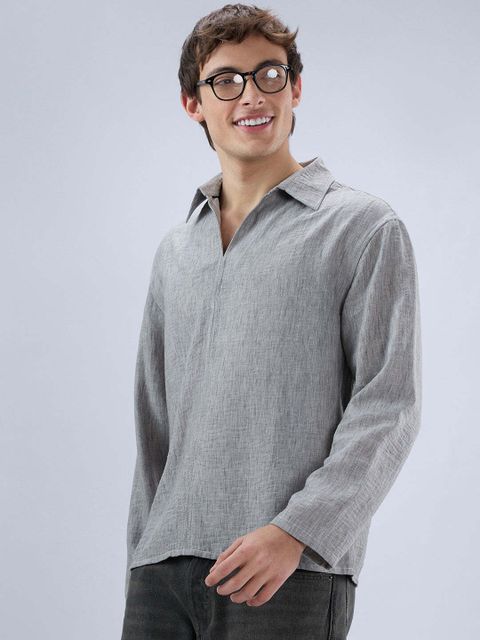 VASTRADO Men Oversized Fit Solid Cut Away Collar Casual Shirt - Image 4