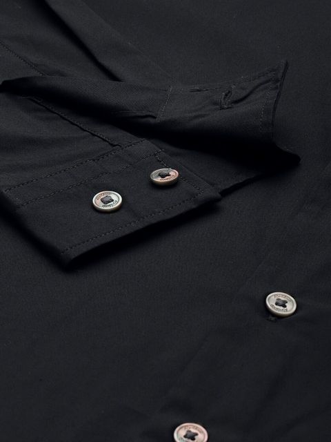LEVI'S Men Regular Fit Solid Spread Collar Casual Shirt - Image 5