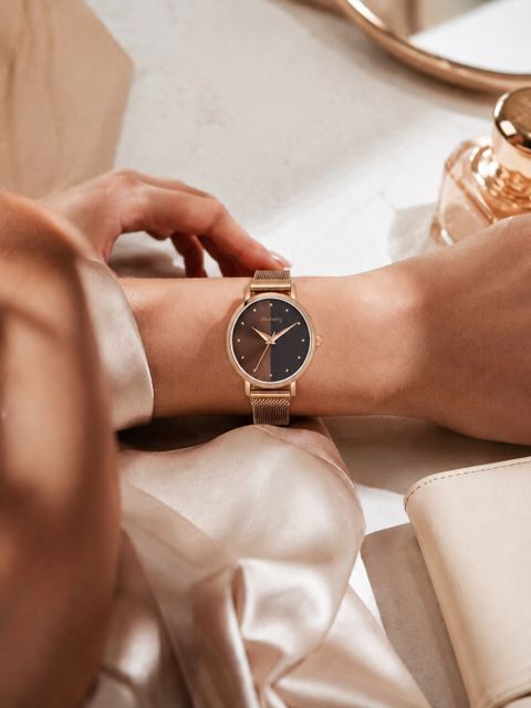 Emily様 Dressberry Stylish Analog Magnetic Strap Watch For Women Analog