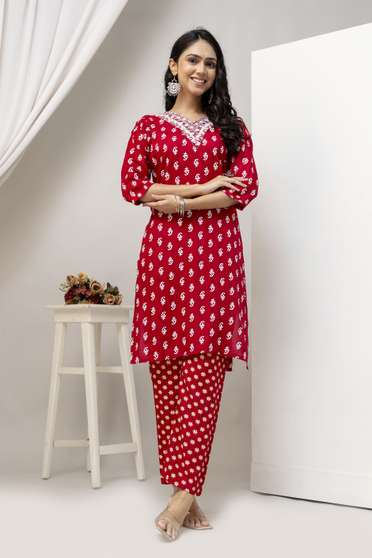 RAPCHIK Women Maroon Viscose Rayon Kurta and Pant Set