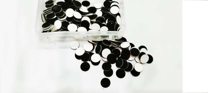 Sunaina Black Round Forehead Bindi For Women Girls (Pack Of 100
