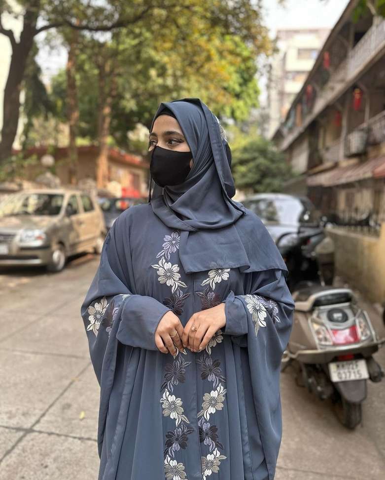 Latest Design Nida Fabric Embroidery Farasha Abaya Burkha With