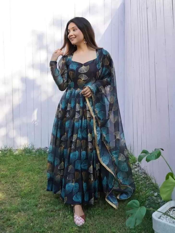 Shopsy SHISHKALA Women Kurta and Dupatta Set - Image 5