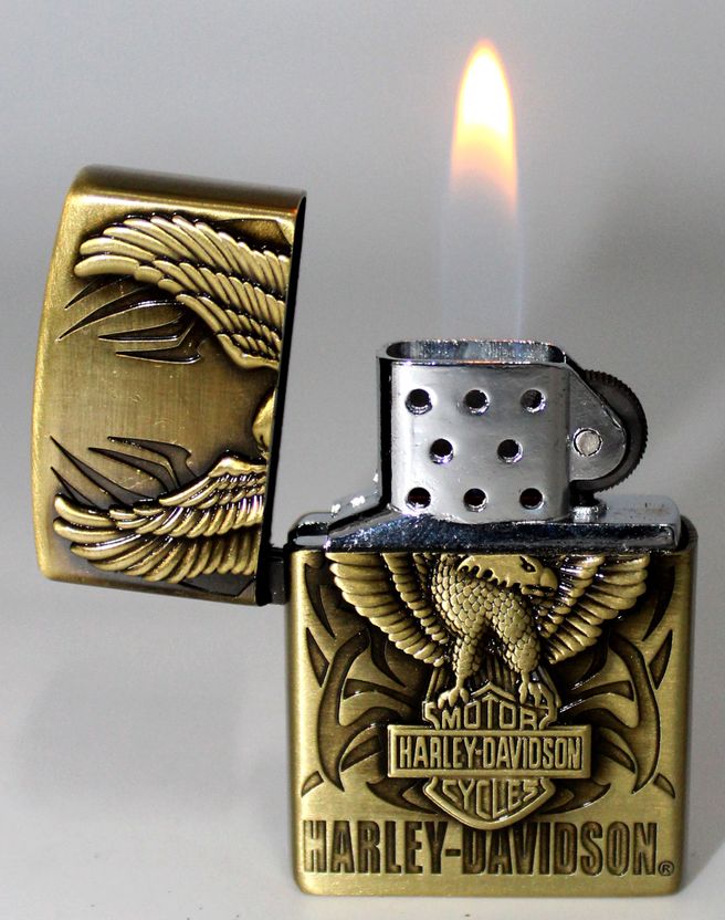 VIOVI Gold Harley Davidson Refillable Zippo - Image 6