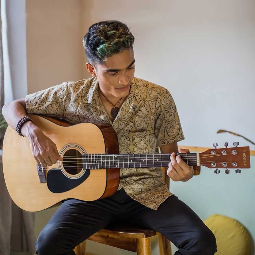 Kadence KAD-A-311 Acoustic Guitar with Online Classes - Image 4